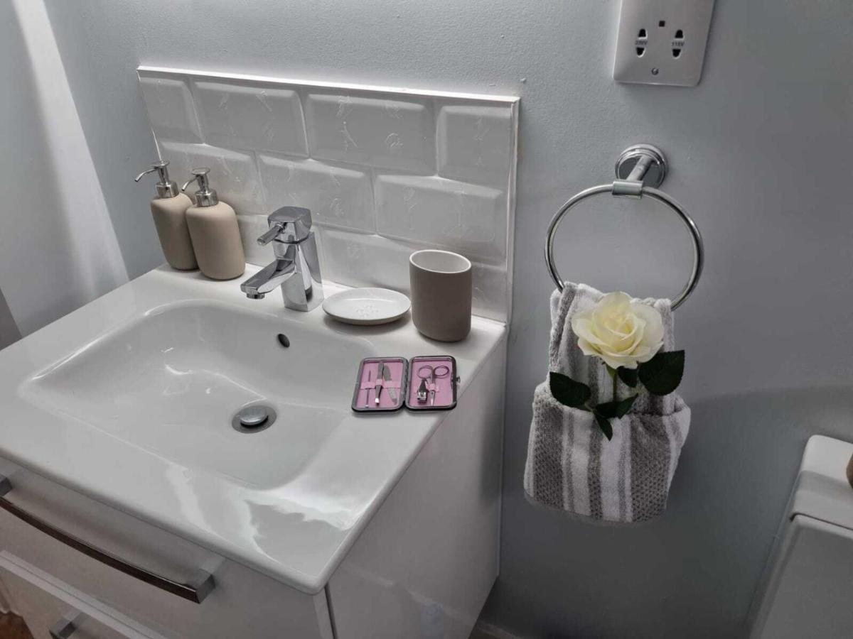 Serene Getaway Apartments Мейдстън Екстериор снимка